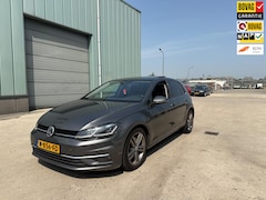 Volkswagen Golf - 1.6 TDI Highline Business R PANO AUTOMAAT