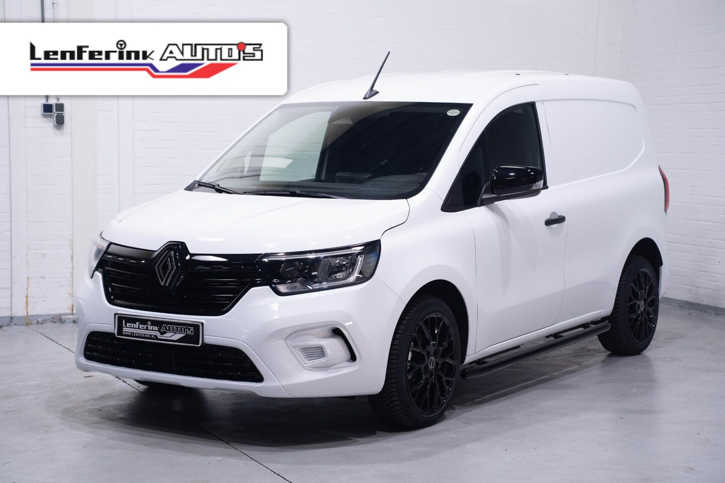 Renault Kangoo - 1.5 dCi 95 pk Black&White Edition BPM Vrij Apple Carplay, Camera, 18" LMV, Exterieur pack, - AutoWereld.nl