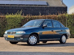 Opel Astra - 1.6i GL *APK Juli 2027
