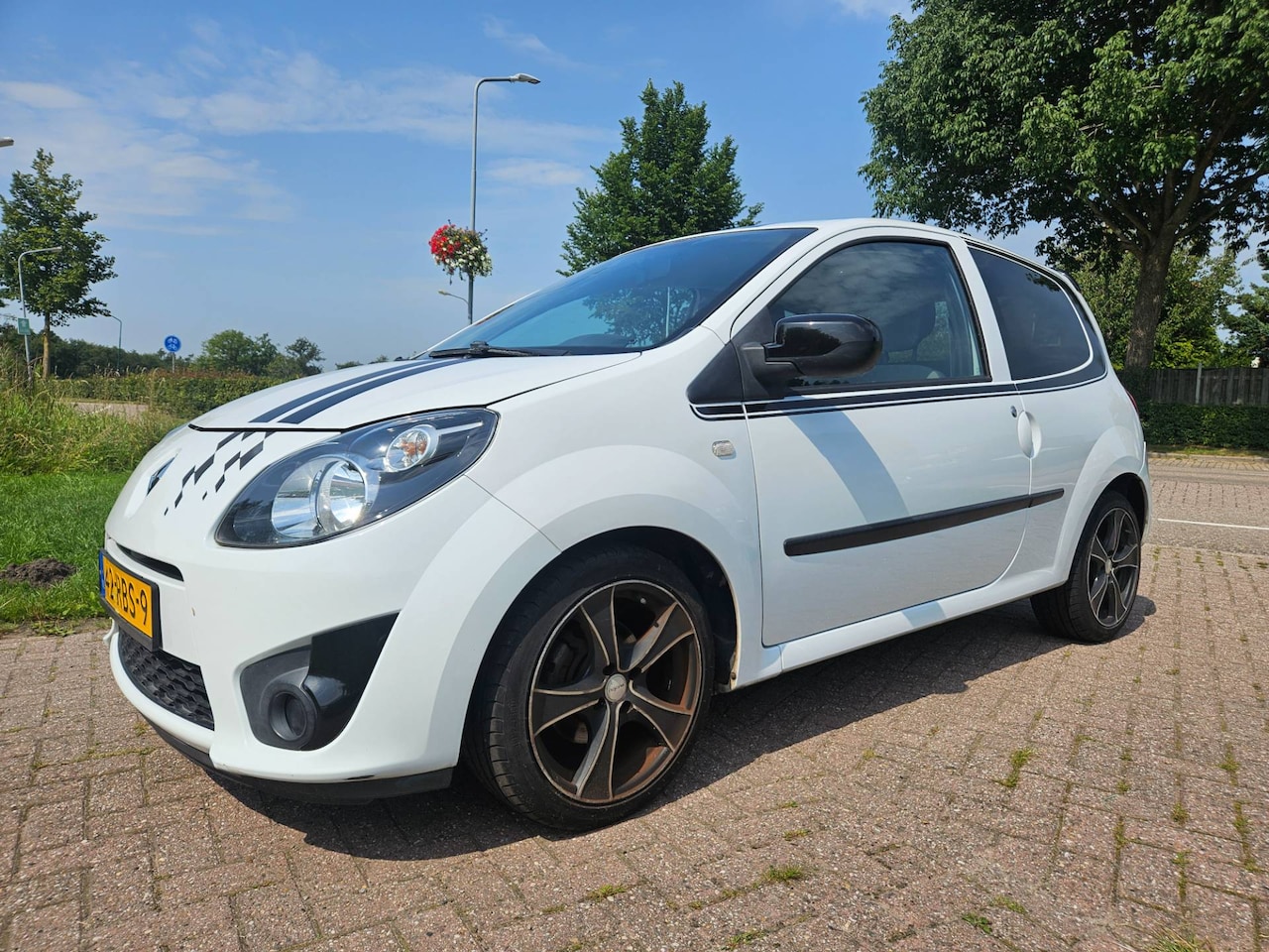 Renault Twingo - 1.2 16V 75pk ECO² Collection - AutoWereld.nl