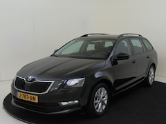 Skoda Octavia Combi - 1.5 TSI Greentech Business Edition | Trekhaak | Navigatie | CarPlay | Parkeersensoren acht
