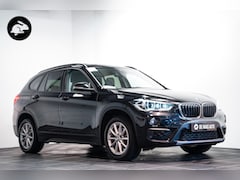 BMW X1 - sDrive18i Pano dak/Led/Camera/Sportstoelen