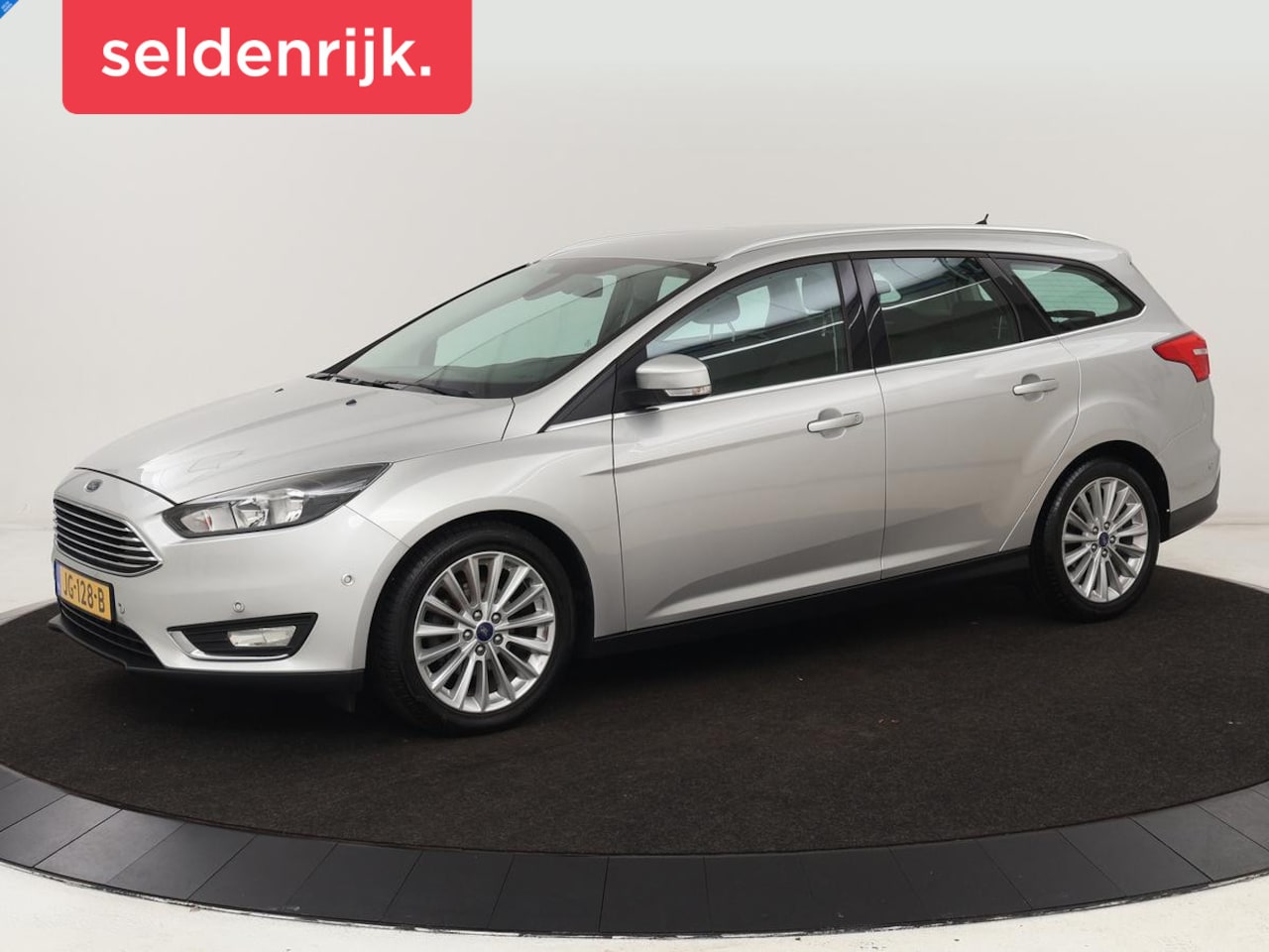 Ford Focus - 1.5 TDCI Titanium | Trekhaak | Navigatie | Park Assist | Climate control | Cruise control - AutoWereld.nl