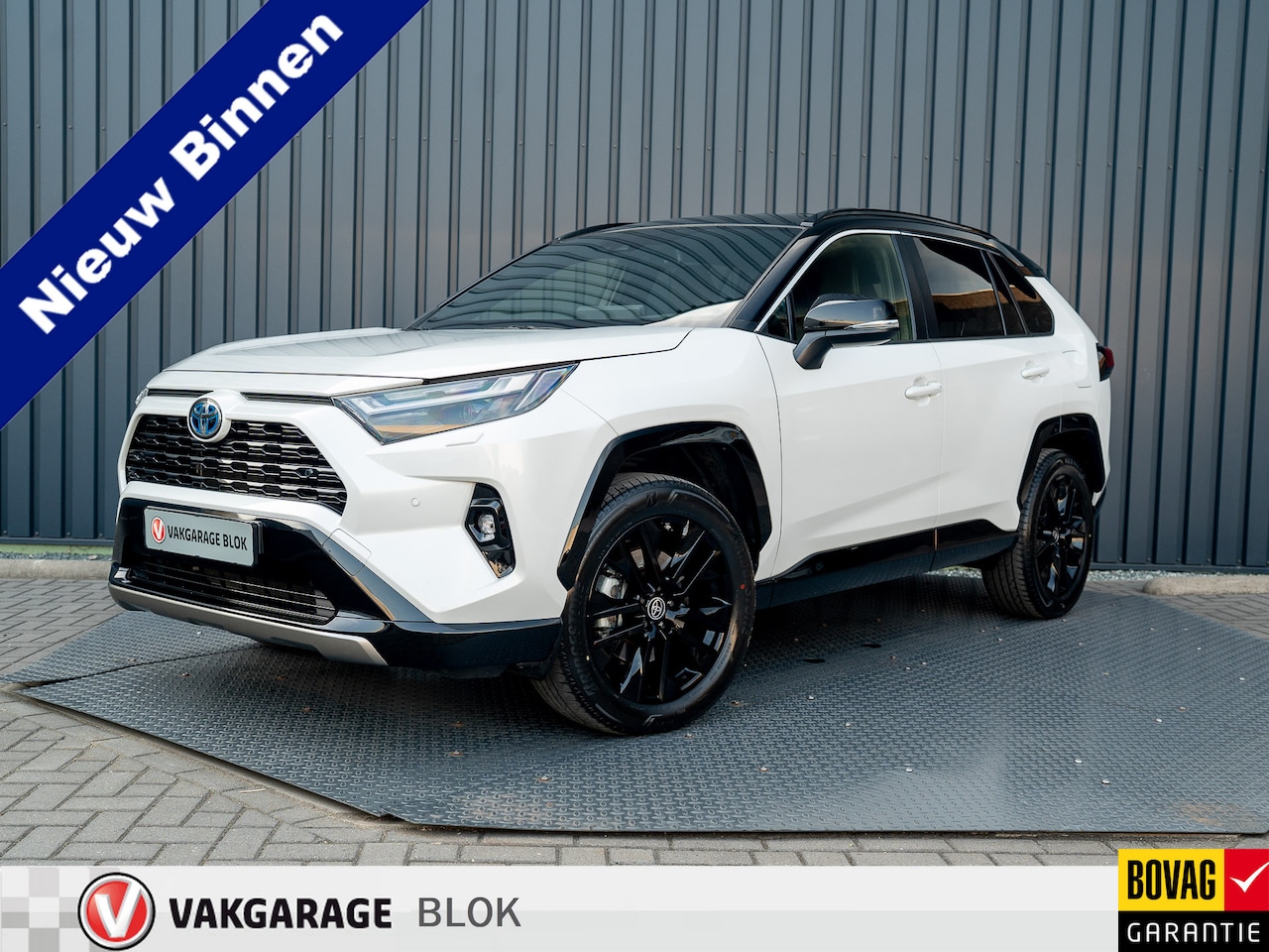 Toyota RAV4 - 2.5 Hybrid AWD Style/ Bi-Tone | Stoel & Stuur verw. | 19'' | Camera | Elk A-klep | Keyless - AutoWereld.nl