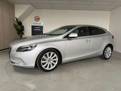 Volvo V40 - 1.6 D2 Summum Automaat, Airco, Trekhaak, LMV, Navigatie