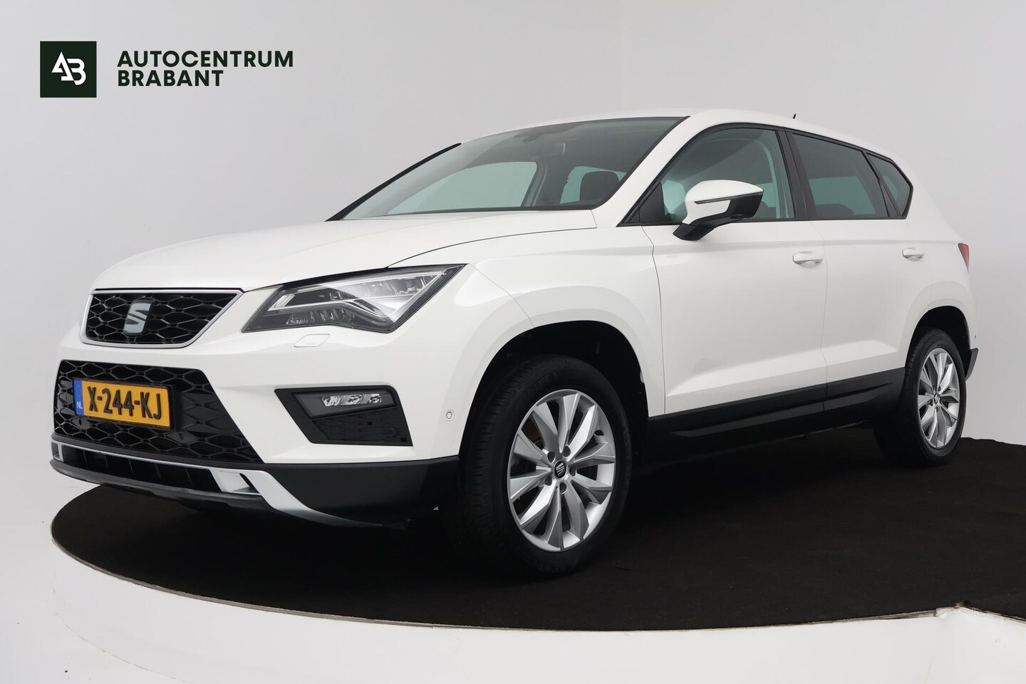 SEAT Ateca - 1.4 EcoTSI Xcellence (STOELVERWARMING, PARKEERSENSOREN, AUTOMAAT, CARPLAY NAVIGATIE) - AutoWereld.nl