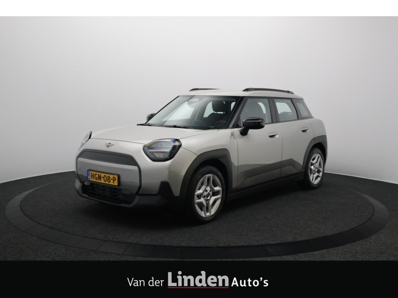 MINI Aceman - Mini E Essential 42.5 kWh SOH 99,5% | Eerste Eigen. NL-Auto | 5.200km | Two-Tone Jetblack - AutoWereld.nl