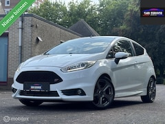 Ford Fiesta - 1.6 ST2/220PK/CAMERA/KEYLESS/LMV/STLVW/NAVI/NETTE STAAT