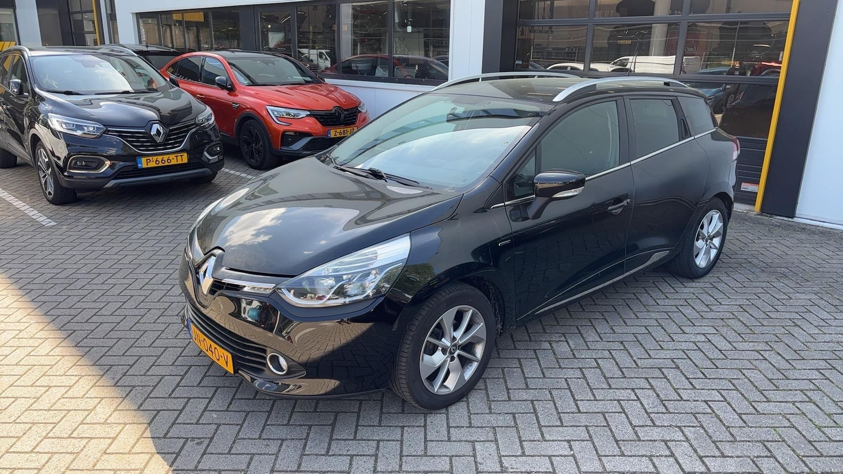 Renault Clio Estate - 0.9 TCe Limited * Wordt verwacht * - AutoWereld.nl