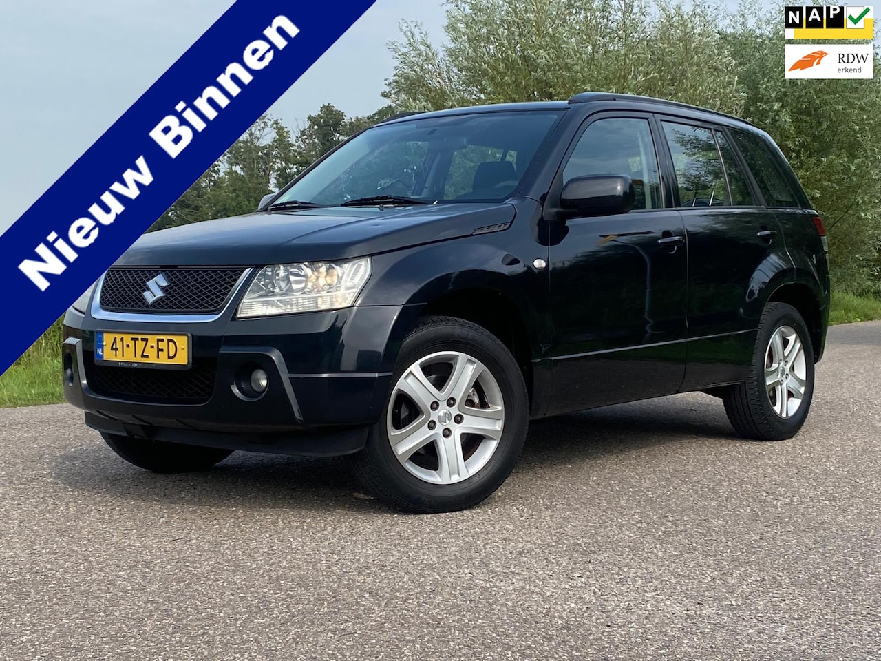 Suzuki Grand Vitara - 2.0-16V Exclusive 4x4 Automaat Airco Key-Less 140PK Goede Onderhouden - AutoWereld.nl