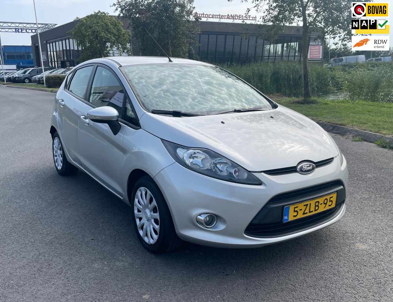 Ford Fiesta - 1.4 Trend 1.4 Trend, Aut, 5drs, Trekhaak, Elektr ramen, Airco, Radio-CD speler, Bluetooth! - AutoWereld.nl