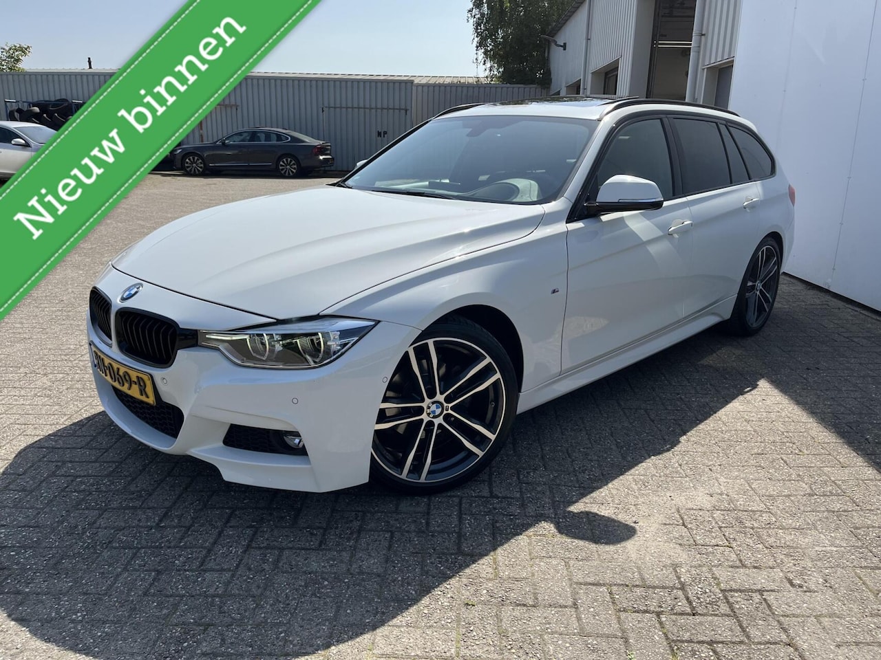 BMW 3-serie Touring - 320i Edition M Sport Shadow High Executive|leer|19"|Pano| - AutoWereld.nl
