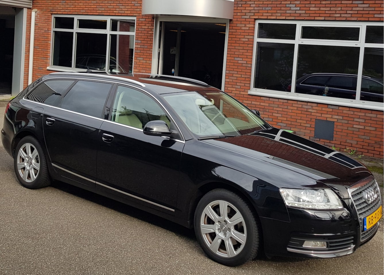 Audi A6 Avant - 2.0 Tdi Aut Leder Sportint Navi Trekhaak Xenon - AutoWereld.nl
