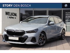 BMW 5-serie Touring - 530e M Sport Automaat / Trekhaak / Adaptieve LED / Stoelventilatie / M Sportonderstel / Pa