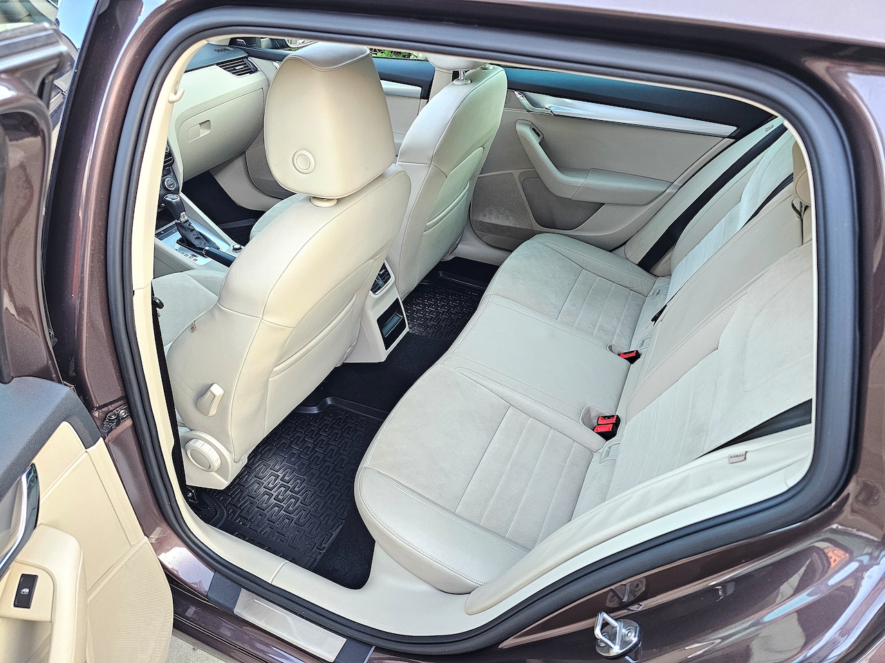 Skoda Octavia Combi - 1.0 TSI Greentech Style Business Panorama! Beige leer! DSG!