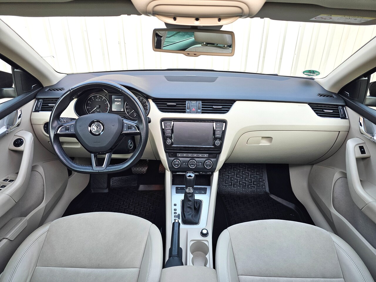 Skoda Octavia Combi - 1.0 TSI Greentech Style Business Panorama! Beige leer! DSG!