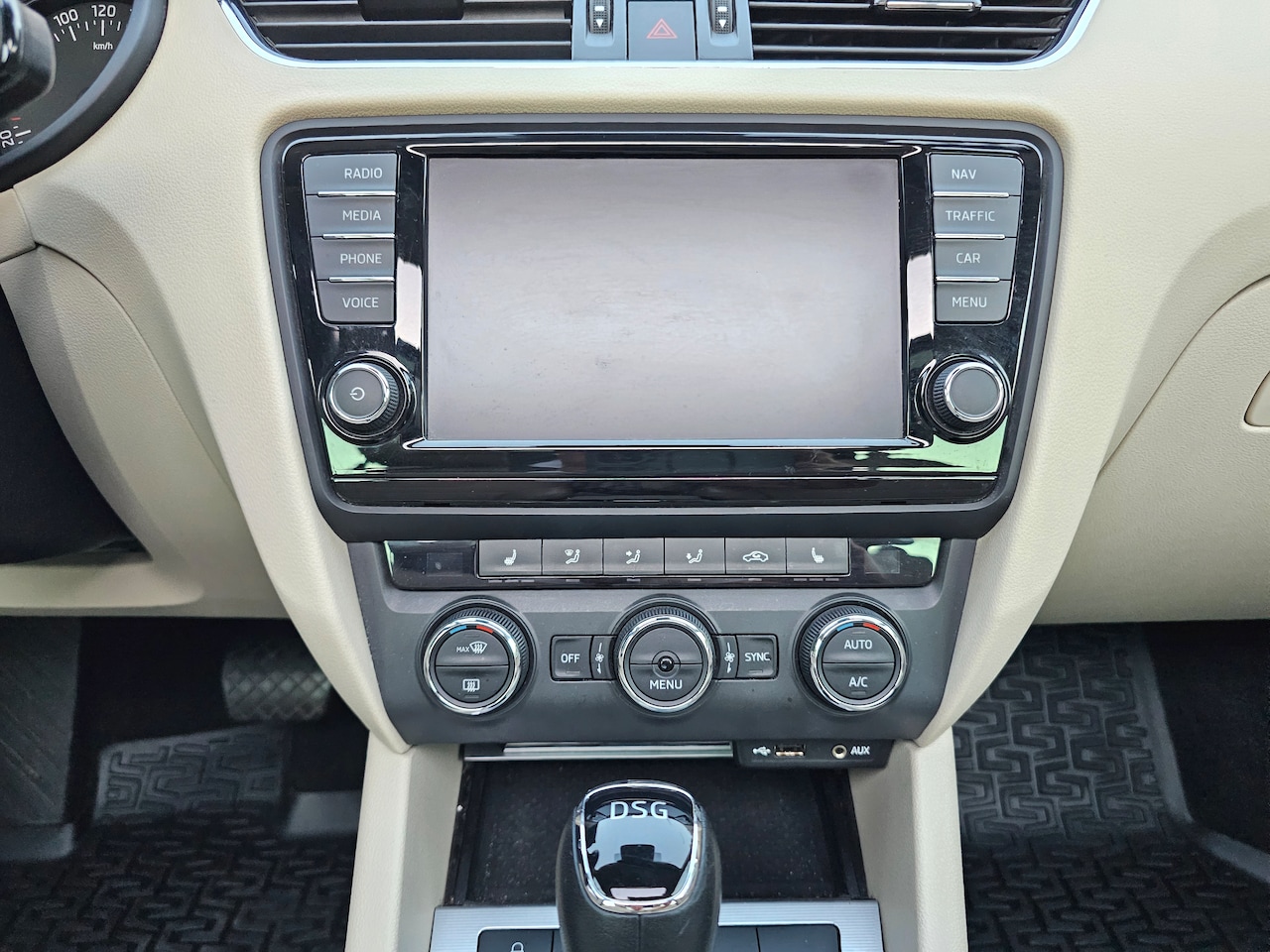 Skoda Octavia Combi - 1.0 TSI Greentech Style Business Panorama! Beige leer! DSG!