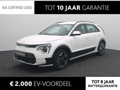 Kia Niro EV - DynamicLine 64.8 kWh | 3-fase 11KW laden | Climate Control | Navigatie | LM Velgen | Eerst