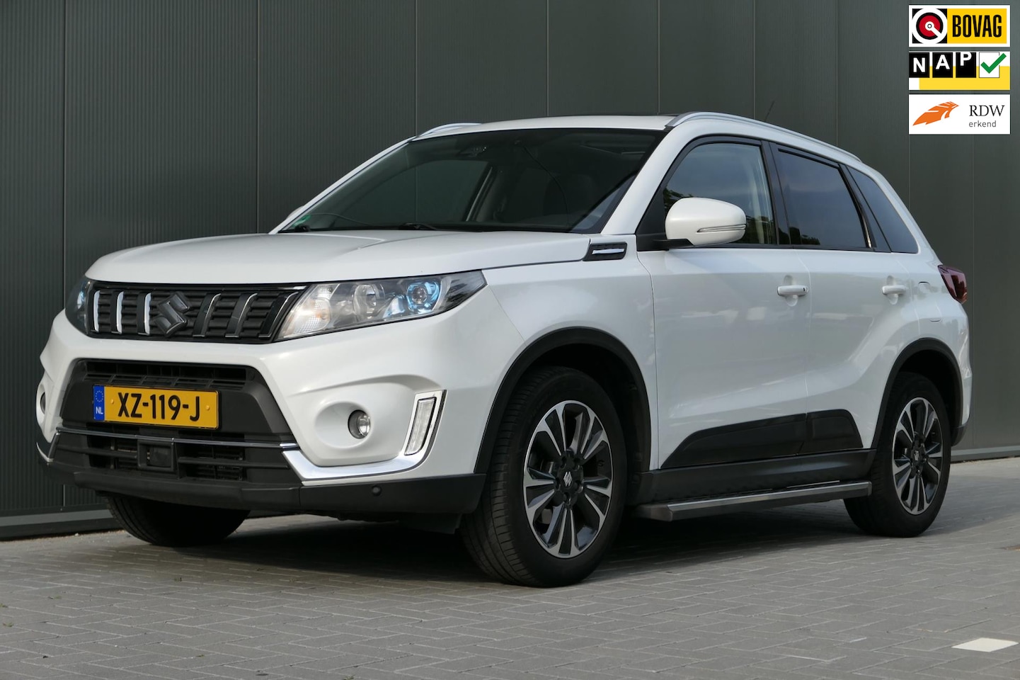 Suzuki Vitara - 1.4 Boosterjet AllGrip Stijl Pano Cruise Carplay ACC Lane NAP Camera - AutoWereld.nl