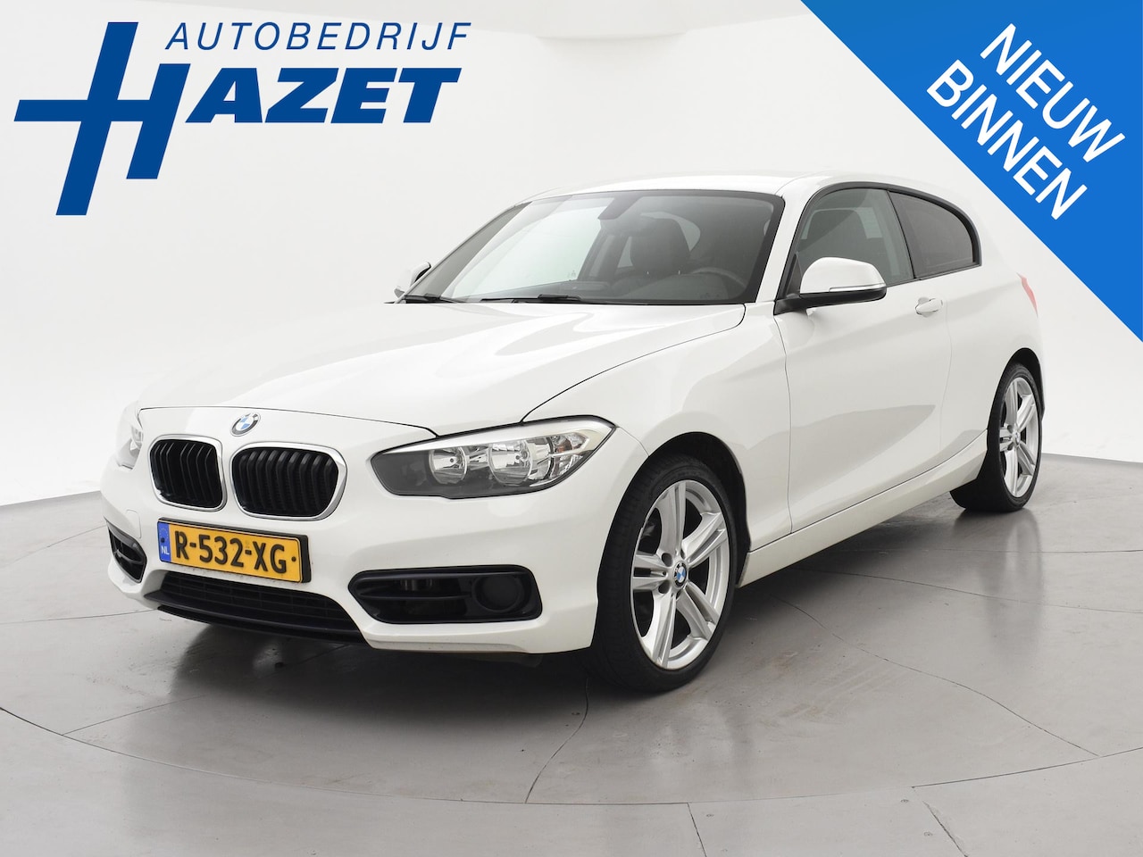 BMW 1-serie - 118i 3-DEURS + LEDER | SPORTSTOELEN | STOELVERW. | 18 INCH - AutoWereld.nl