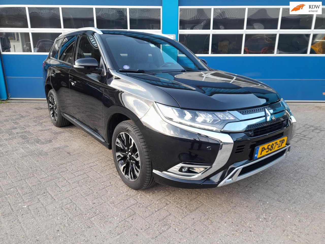 Mitsubishi Outlander - 2.4 PHEV Intense 2.4 PHEV Intense+ - AutoWereld.nl