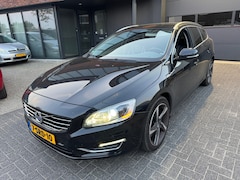 Volvo V60 - 2.4 D6 AWD Plug-In Hybrid Summum LEDER XENON TREKHAAK DEALER OH
