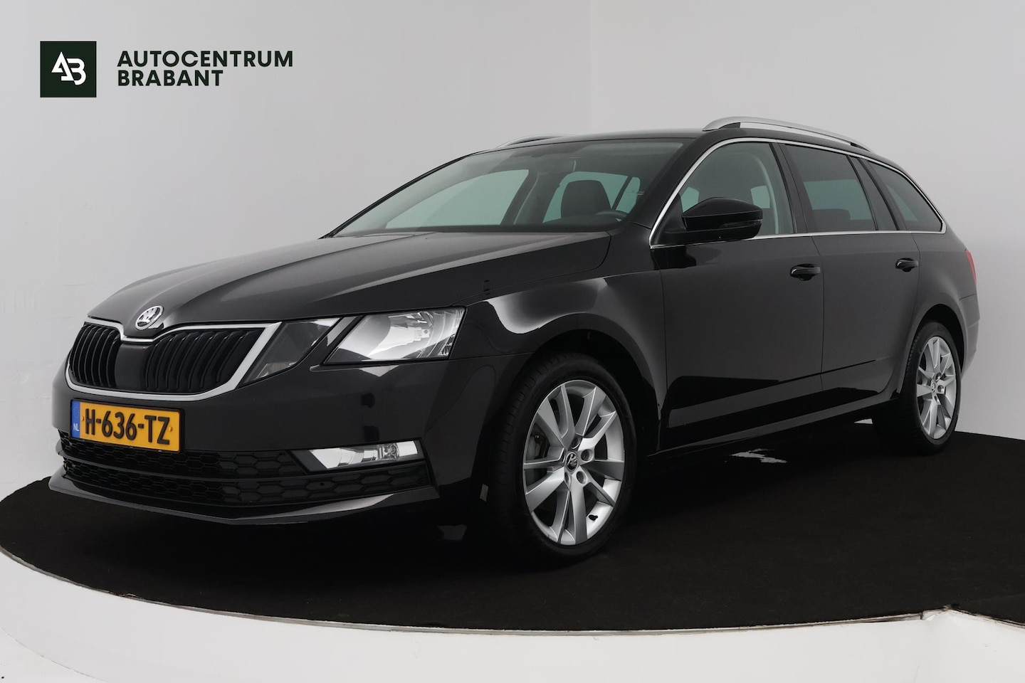 Skoda Octavia Combi - 1.5 TSI Greentech Business Edition (STOELVERWARMING, AUTOMAAT, CRUISE CONTROL, PARKEERSENS - AutoWereld.nl