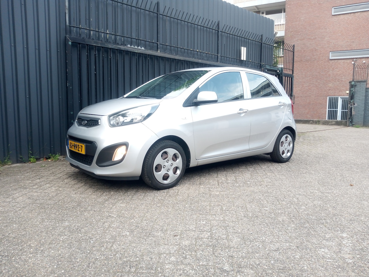 Kia Picanto - 1.0 CVVT Comfort Pack Met een APK tot Mei 2026 en een NAP. - AutoWereld.nl