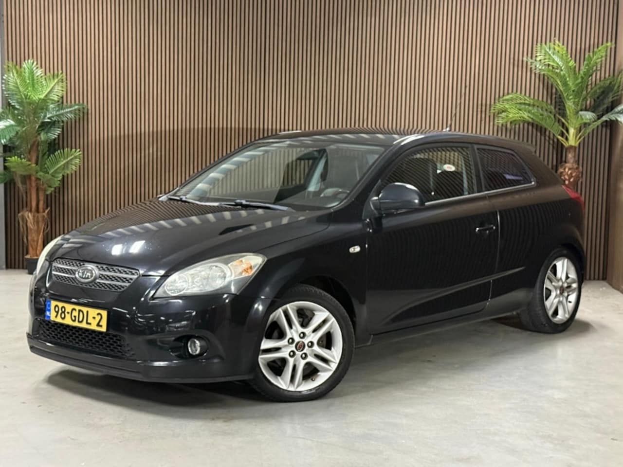 Kia Pro cee'd - 2.0 X-ecutive 2.0 X-ecutive - AutoWereld.nl