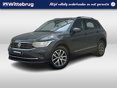 Volkswagen Tiguan - 1.4 TSI 245PK DSG eHybrid Life / Panoramadak / Virtual Cockpit / Elec. Trekhaak / Stuur &