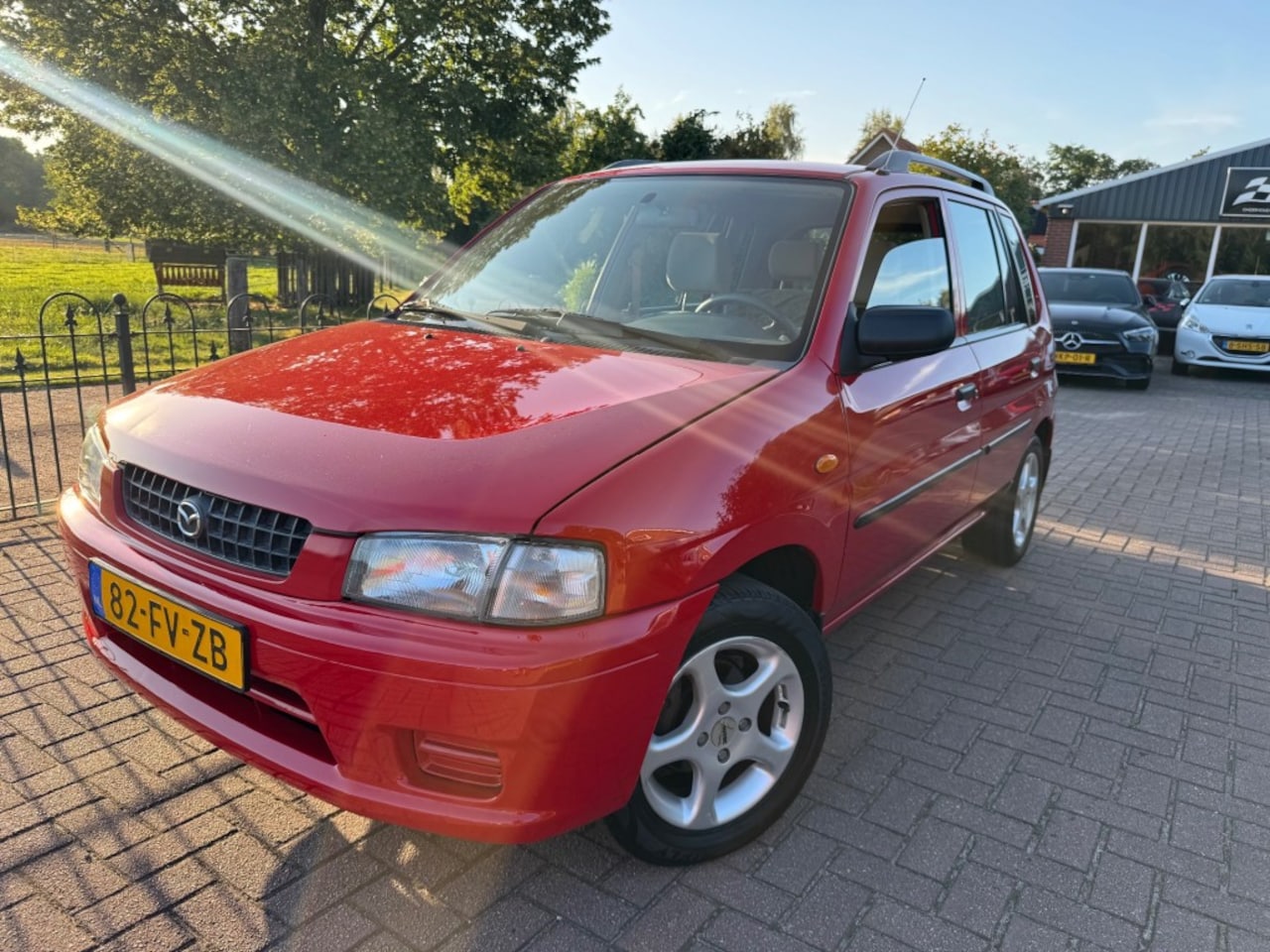 Mazda Demio - NIEUWE APK/Trekhaak/NL auto/88.000 N.A.P. KM - AutoWereld.nl