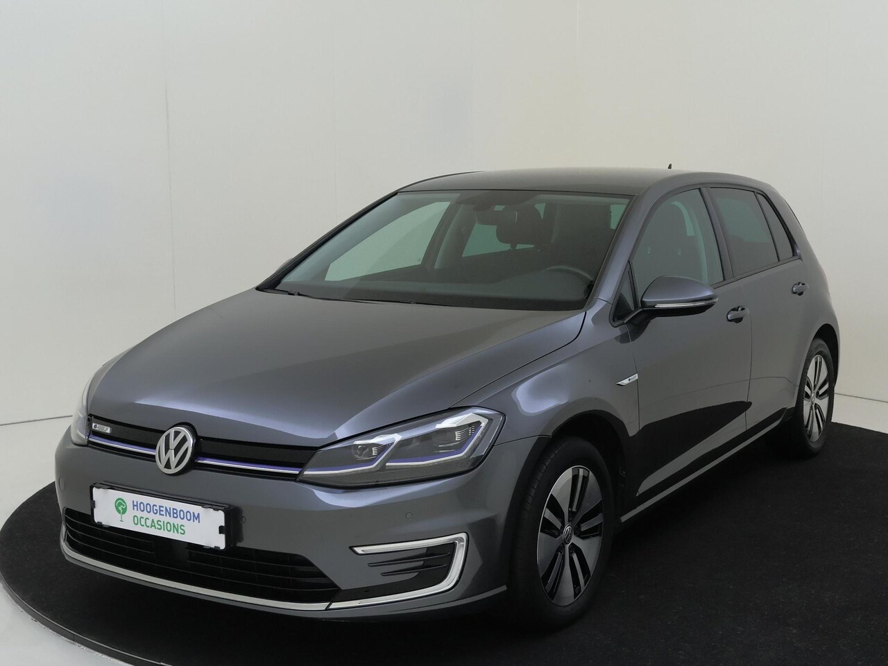 Volkswagen e-Golf - E-DITION | Navigatie | Adaptieve cruise control | Verwarmde voorruit | Parkeersensoren | B - AutoWereld.nl