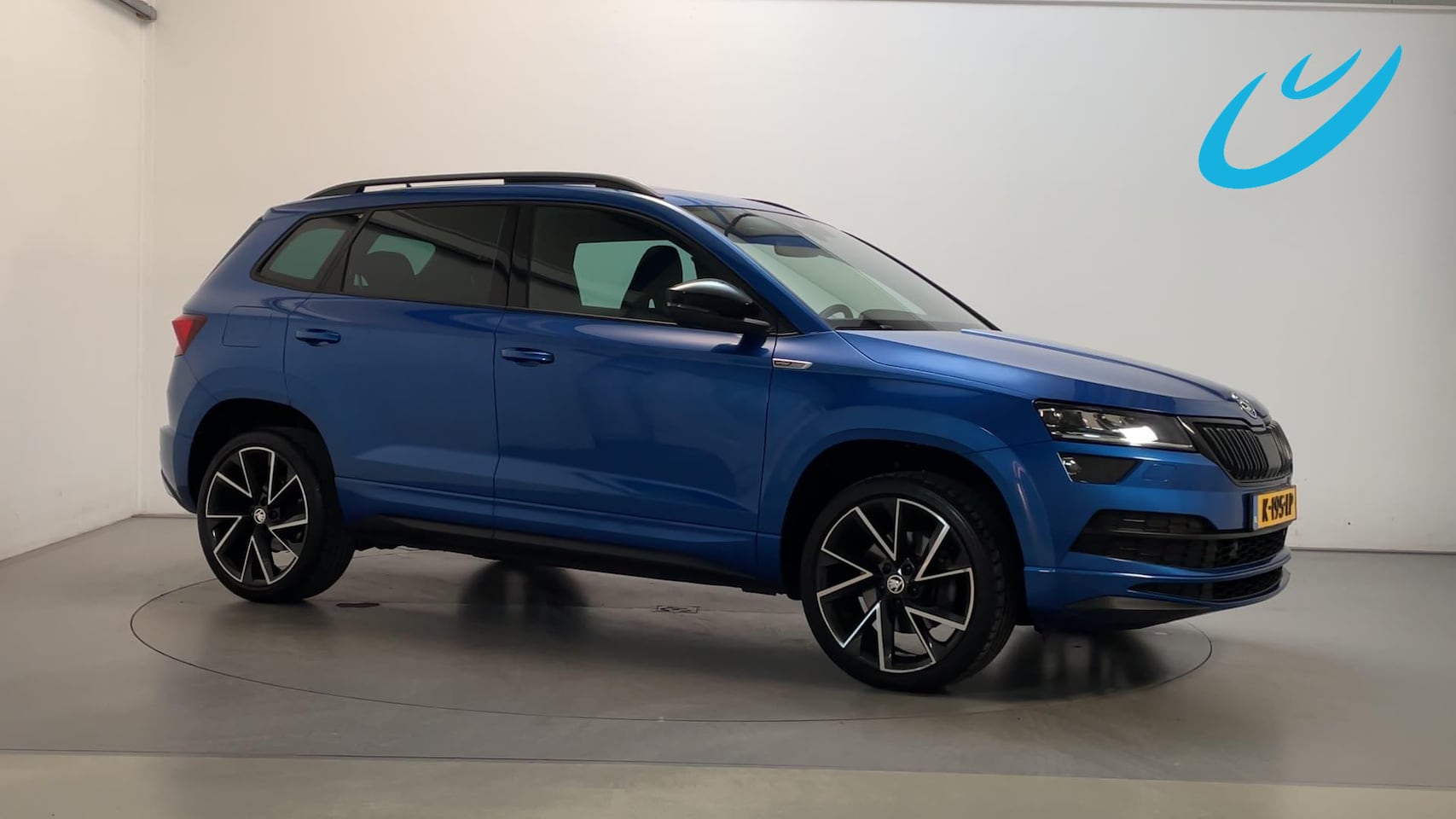 Skoda Karoq - 1.5 TSI 150pk DSG ACT Sportline Business Panoramadak Alcantara Stoelverwarming LED - AutoWereld.nl
