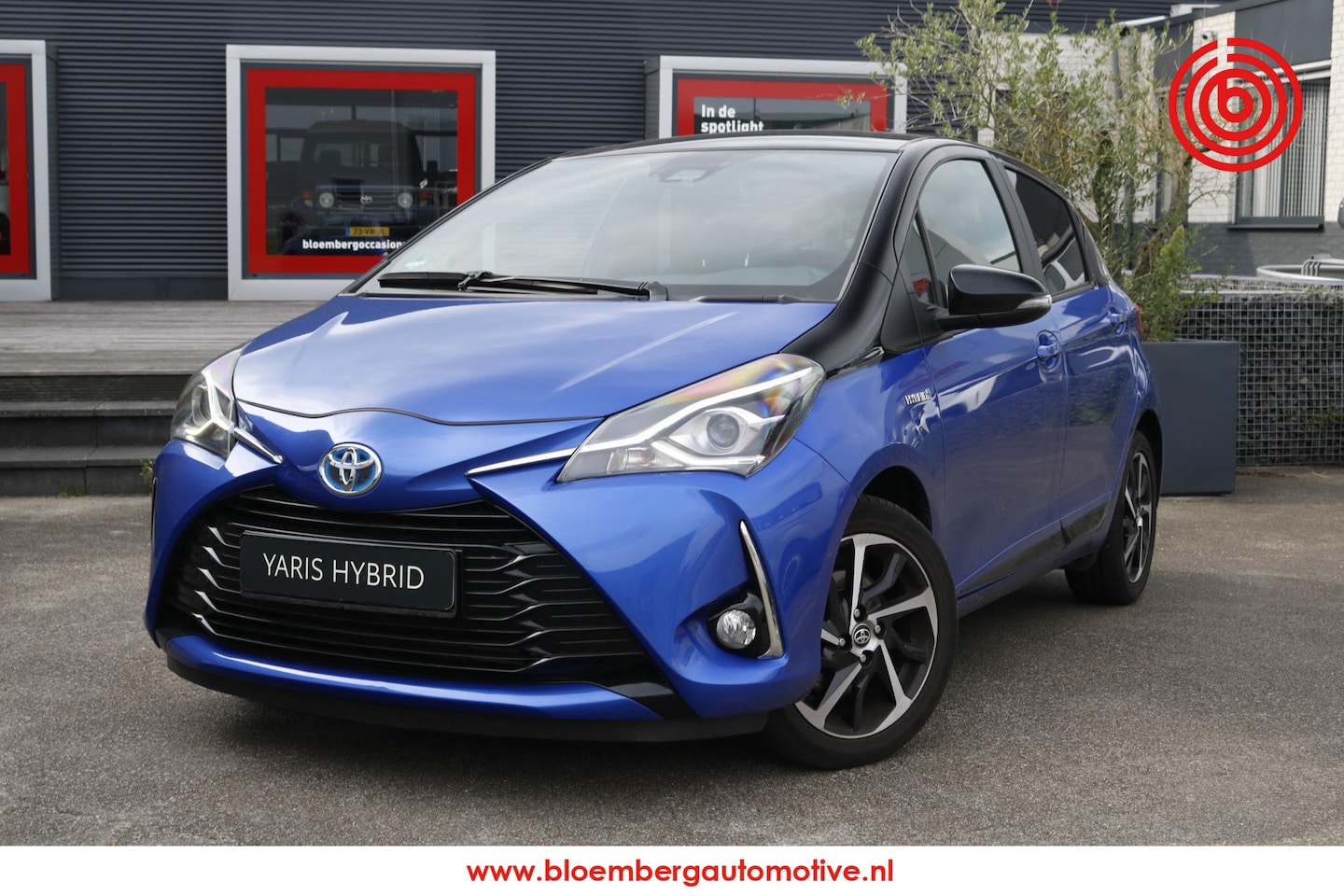 Toyota Yaris - 1.5 Hybrid Bi-Tone Plus Stoelverwarming, Apple CarPlay - AutoWereld.nl