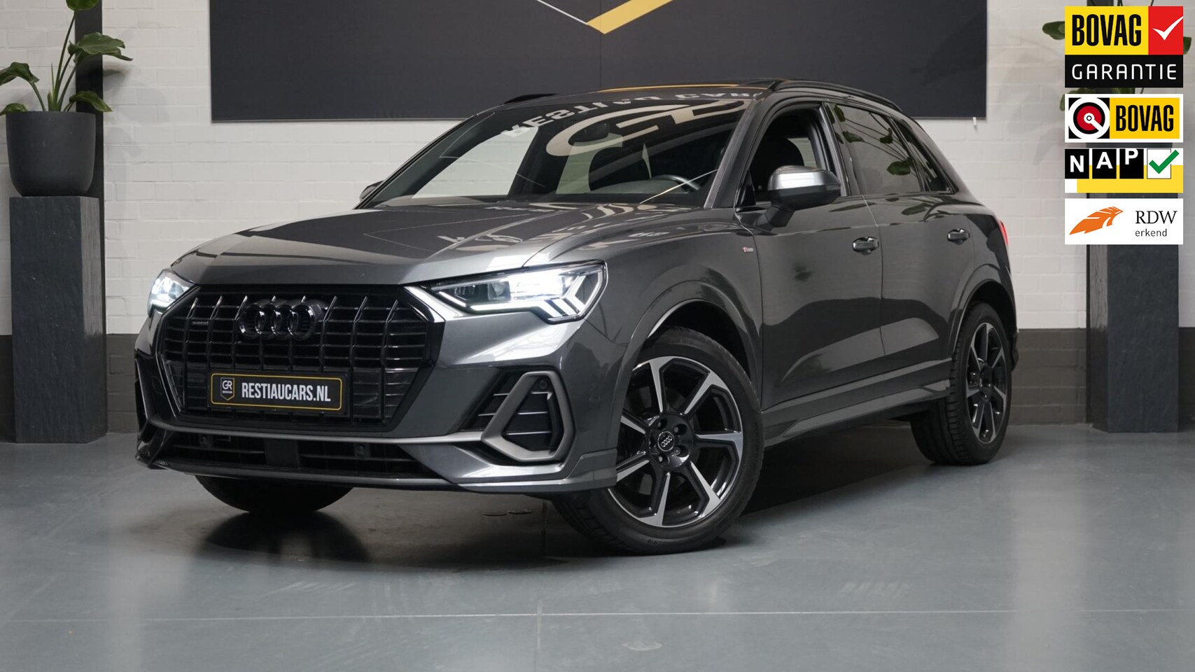 Audi Q3 - 40 TFSI Quattro 3x S-Line AUTOMAAT-AUDI SOUND-CAMERA-DAB-DRIVE SELECT-KEYLESS-MATRIX-PANOR - AutoWereld.nl