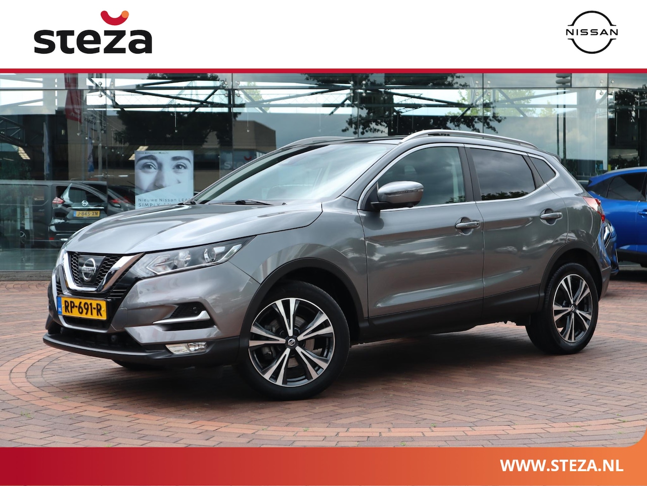 Nissan Qashqai - 1.2 N-Connecta | Achteruitrijcamera | Panoramisch Glasdak | 18” Lichtmetalen Velgen | Rond - AutoWereld.nl