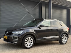 Volkswagen T-Roc - 1.0 TSI Style, Panoramadak, Camera, Clima, Adaptive cruise