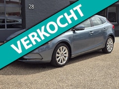 Volvo V40 - 1.6 T3 SUMMUM PERFECT ONDERHOUDEN LEDER NAVI TREKHAAK