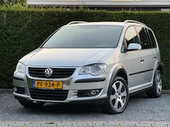 Volkswagen Touran Cross - 1.4 TSI | AUTOMAAT | RIJKLAAR AFL
