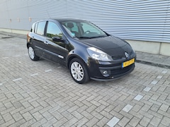 Renault Clio - 1.2 TCE Special Rip Curl
