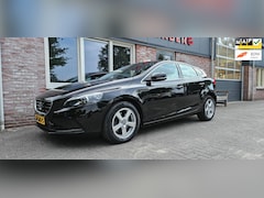Volvo V40 - 2.0 T2 Nordic+ Navigatie Dealer Onderhouden Xenon Airco/Clima NAP PDC Nette Auto