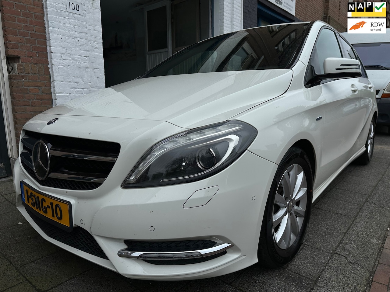 Mercedes-Benz B-klasse - 200 Ambition 156pk Camera met nieuwe motor gereviseerd - AutoWereld.nl