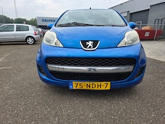 Peugeot 107 - 1.0-12V Urban Move