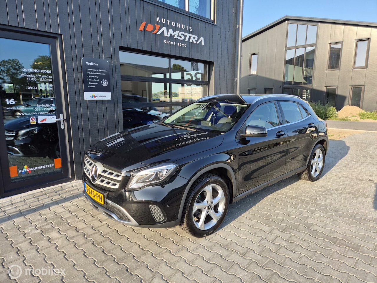 Mercedes-Benz GLA-Klasse - 180 Sport Edition Premium Plus|Airco|Navi|Leder| - AutoWereld.nl