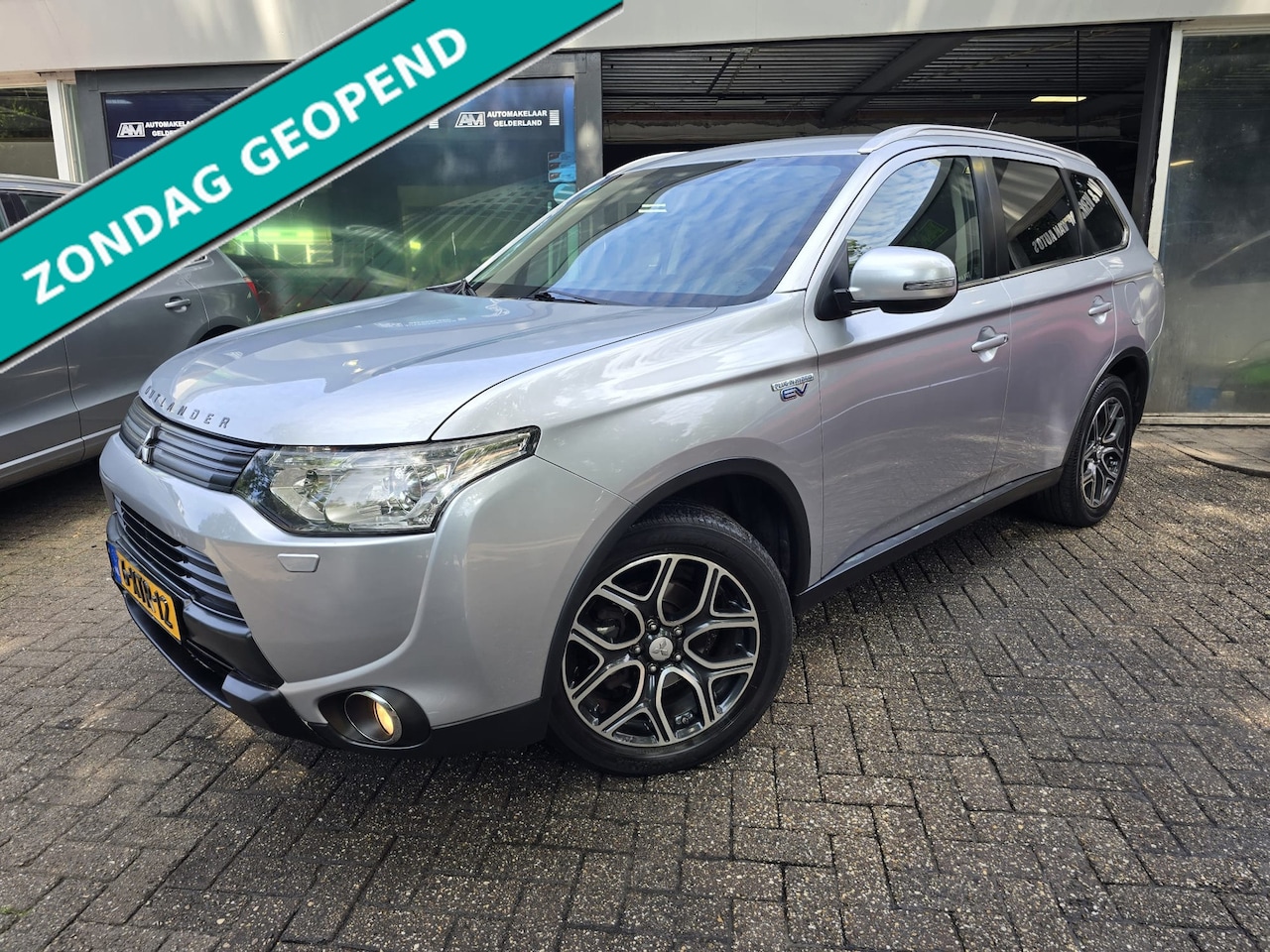 Mitsubishi Outlander - 2.0 PHEV Executive Edition X-Line | 1E EIGENAAR | 12MND GARANTIE | NAVI | CAMERA | TREKHAA - AutoWereld.nl