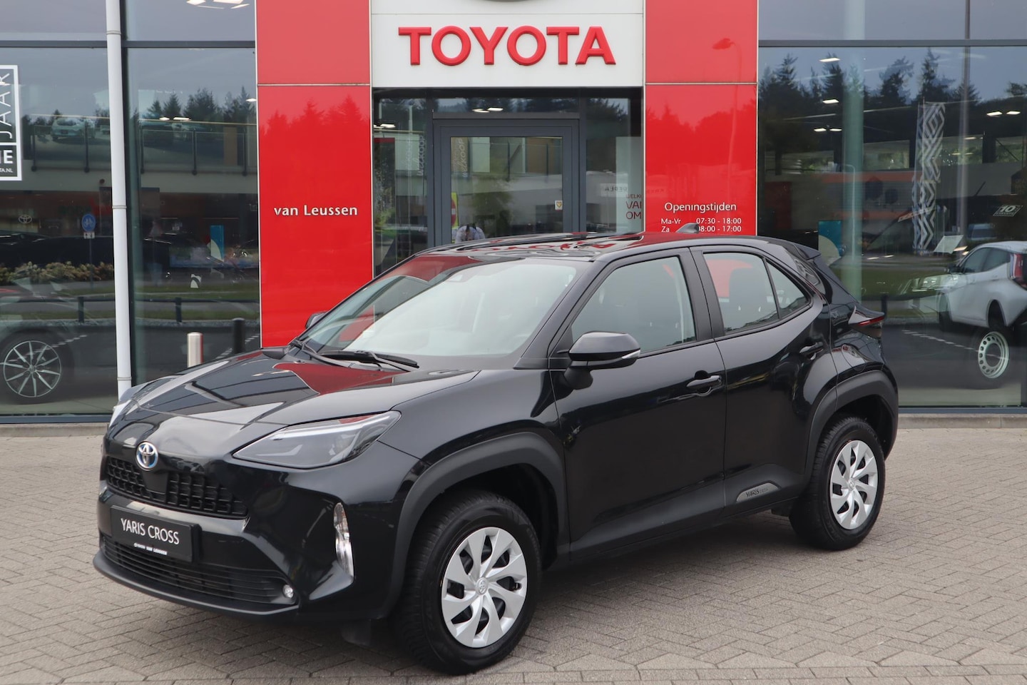 Toyota Yaris Cross - 1.5 HYBRID ACTIVE APPLE/ANDROID AD-CRUISE CAMERA DAB GROOTLICHT-ASSISTENT EL-INKLP SPIEGEL - AutoWereld.nl