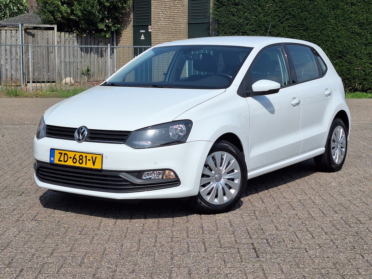 Volkswagen Polo - 1.2 TSI Highline AIRCO / CRUISE CONTROL / PARKEERSENSOREN V+A / 4 SEIZOENEN BANDEN - AutoWereld.nl