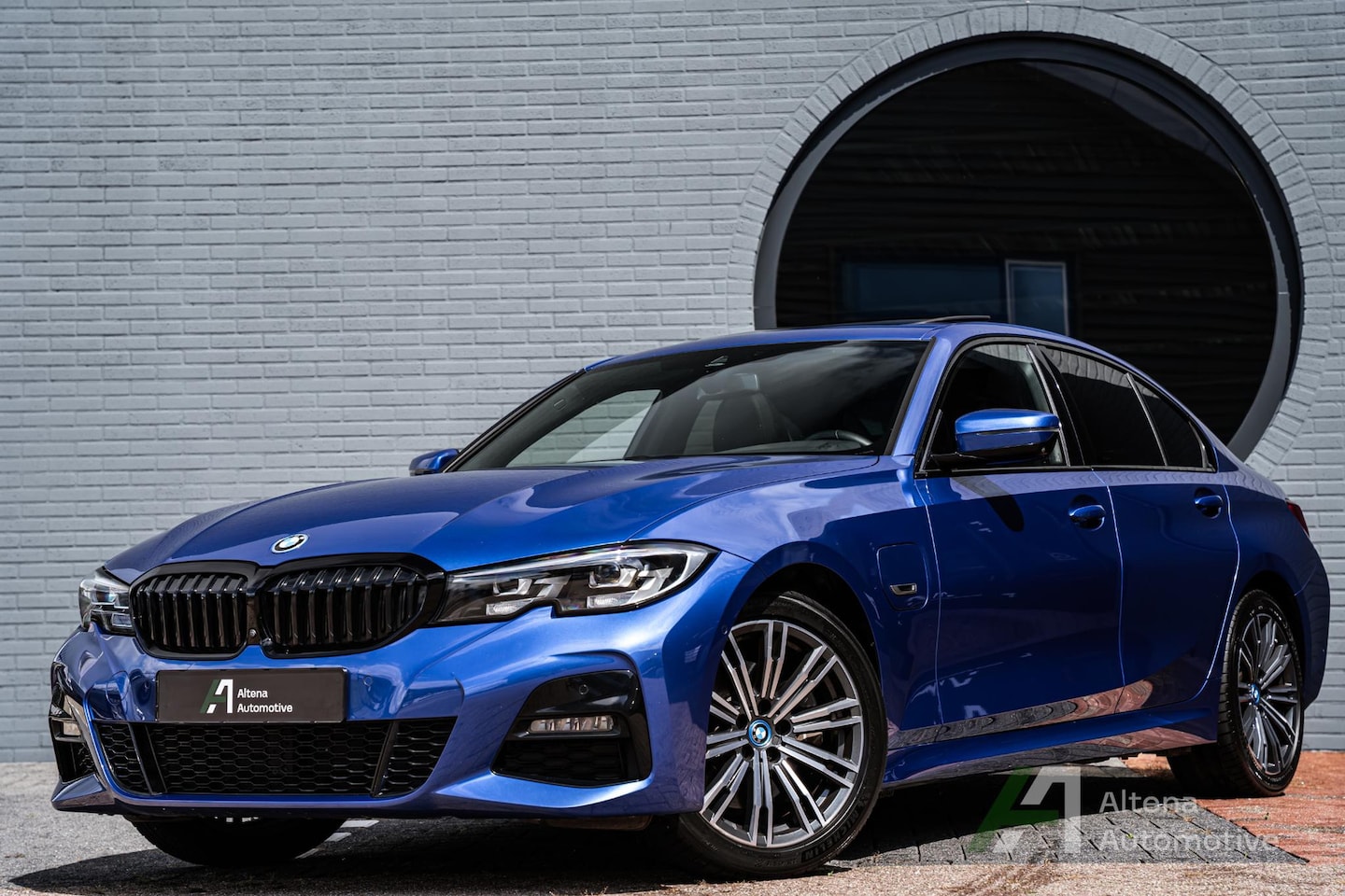 BMW 3-serie - 320e Business Edition Plus M-sport, 360 camera, schuifdak, hifi - AutoWereld.nl