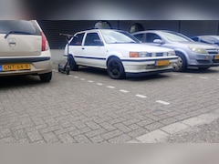 Nissan Sunny - 1.6 SLX iets verlaagd