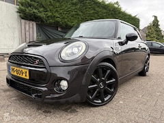 MINI Cooper S - 2.0 Chili Serious Business / AUTOMAAT